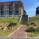 Beautiful With Gardenlk * Cabourg
