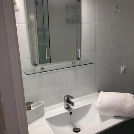 Appartement Beautiful With Gardenlk